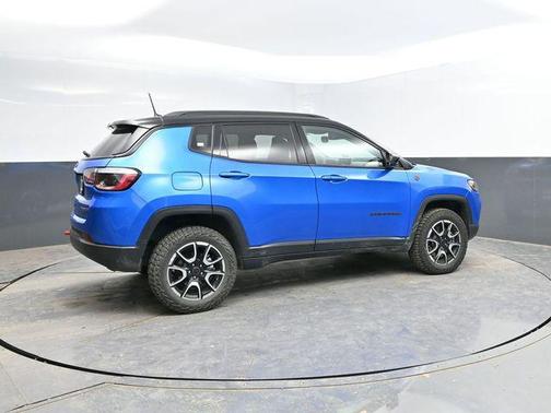 Hydro Blue Pearlcoat 2025 Jeep Compass Trailhawk