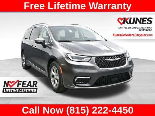 Granite Crystal Metallic Clearcoat 2023 Chrysler Pacifica Limited