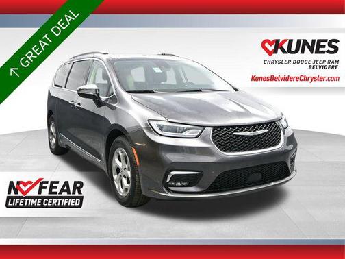 Granite Crystal Metallic Clearcoat 2023 Chrysler Pacifica Limited