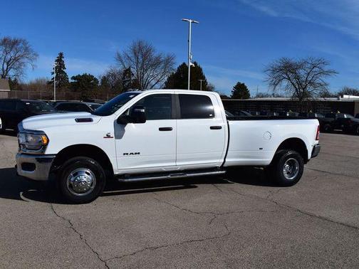 2024 RAM 3500 Big Horn Crew Cab 4x4 8' Box