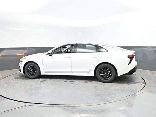 Snow White Pearl 2025 Kia K5 LXS