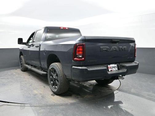 2026 RAM 3500 Big Horn Crew Cab 4x4 6'4' Box