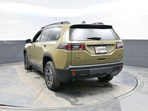 2026 Jeep Cherokee Laredo 4x4