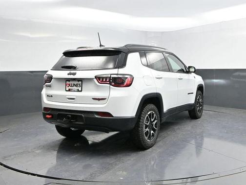 2026 Jeep Compass Trailhawk