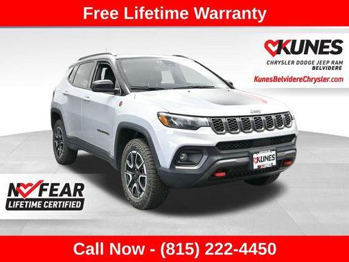 Silver Zynith Metallic Clearcoat 2025 Jeep Compass Trailhawk