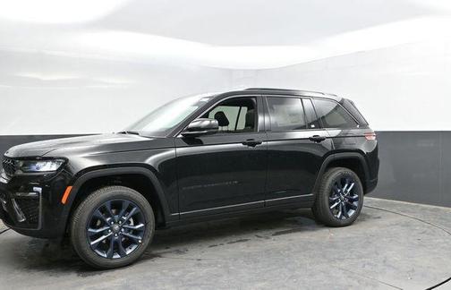 Diamond Black Crystal Pearlcoat 2026 Jeep Grand Cherokee 85th Anniversary Edition