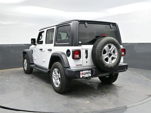 Bright White Clearcoat 2018 Jeep Wrangler Unlimited Sport