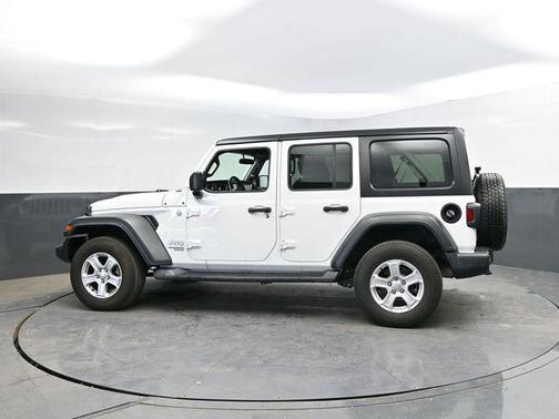 Bright White Clearcoat 2018 Jeep Wrangler Unlimited Sport