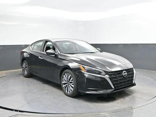Super Black Clearcoat 2025 Nissan Altima 2.5 SV