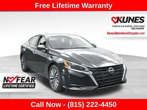 Super Black Clearcoat 2025 Nissan Altima 2.5 SV