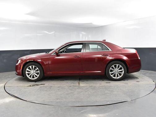 2018 Chrysler 300 Touring
