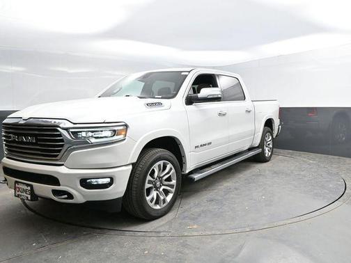 Ivory White Tri-Coat Pearlcoat 2022 RAM 1500 Longhorn