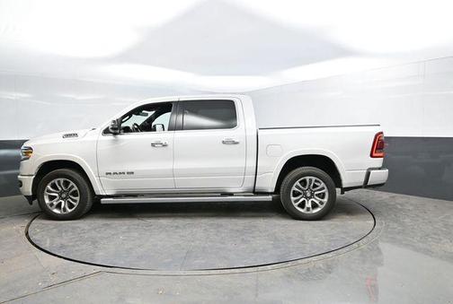 Ivory White Tri-Coat Pearlcoat 2022 RAM 1500 Longhorn