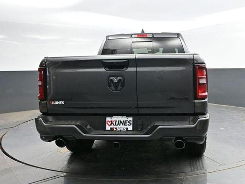 Granite Crystal Metallic Clearcoat 2026 RAM 1500 Big Horn/Lone Star