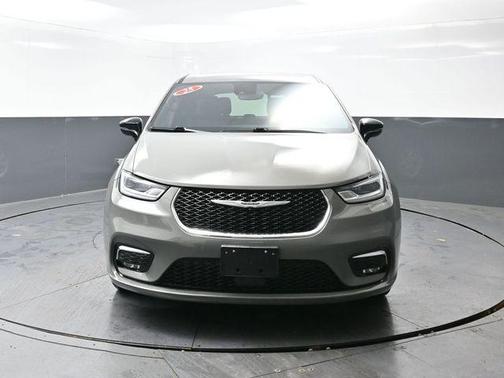 2025 Chrysler Pacifica L