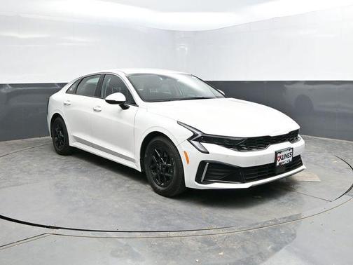 Snow White Pearl 2025 Kia K5 LXS