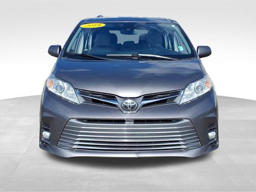 2018 Toyota Sienna XLE