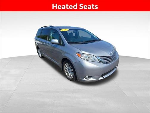 2017 Toyota Sienna XLE