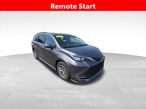 2023 Toyota Sienna XLE