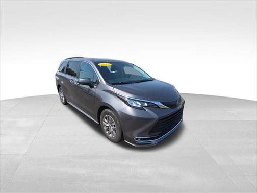 2023 Toyota Sienna XLE