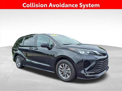 2024 Toyota Sienna XLE