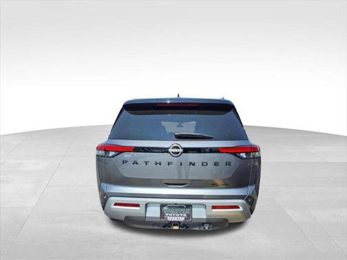 2023 Nissan Pathfinder SL 4WD