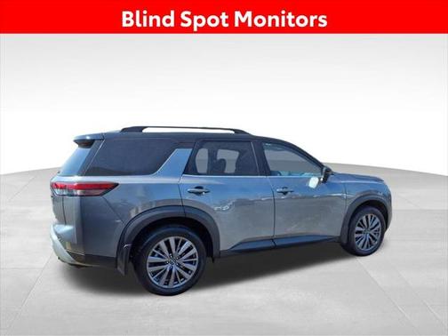 2023 Nissan Pathfinder SL 4WD