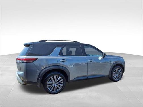 2023 Nissan Pathfinder SL 4WD