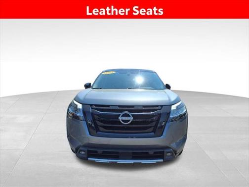 2023 Nissan Pathfinder SL 4WD