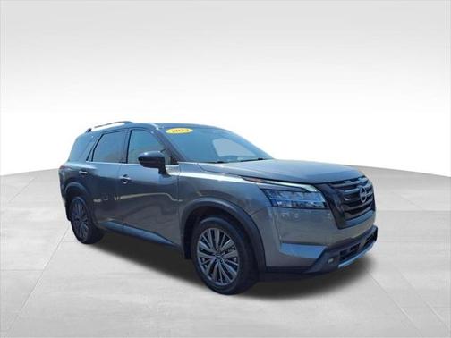 2023 Nissan Pathfinder SL 4WD