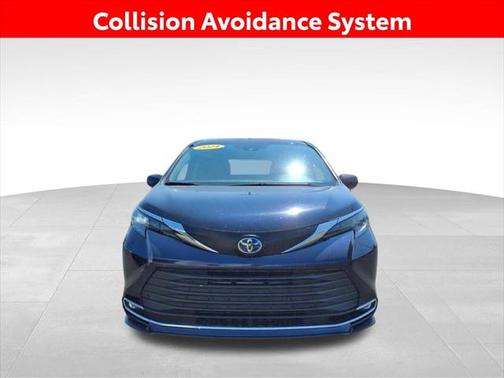 2024 Toyota Sienna XLE
