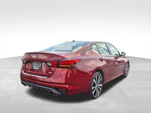 2022 Nissan Altima SR Intelligent AWD