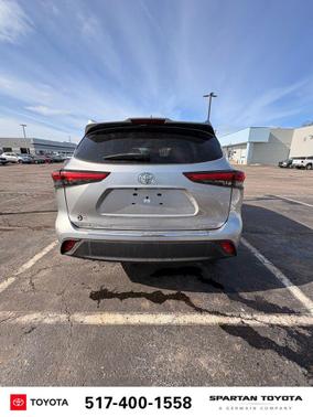 2021 Toyota Highlander LE