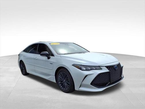 2020 Toyota Avalon Hybrid XSE
