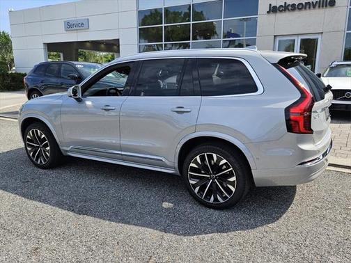 2025 Volvo XC90 B5 Plus 7-Seater