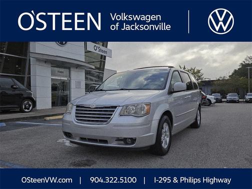 2010 Chrysler Town & Country Touring