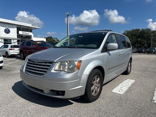 2010 Chrysler Town & Country Touring