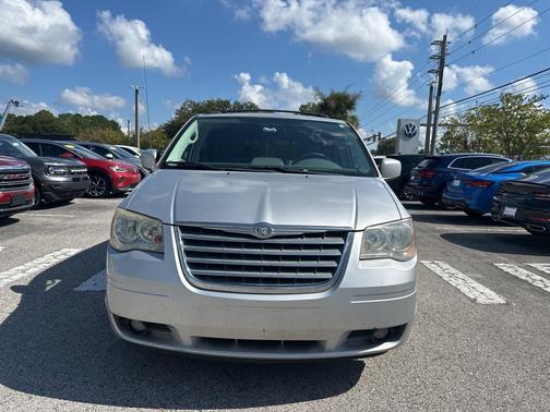 2010 Chrysler Town & Country Touring