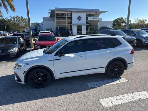 2022 Volkswagen Tiguan 2.0T SE R-Line Black