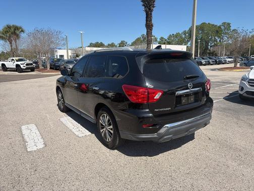 2020 Nissan Pathfinder SV 2WD
