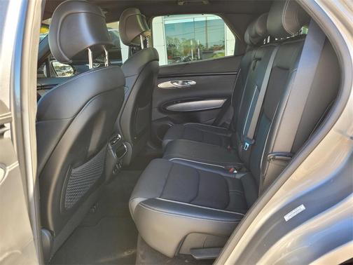 2022 Genesis GV70 2.5T AWD