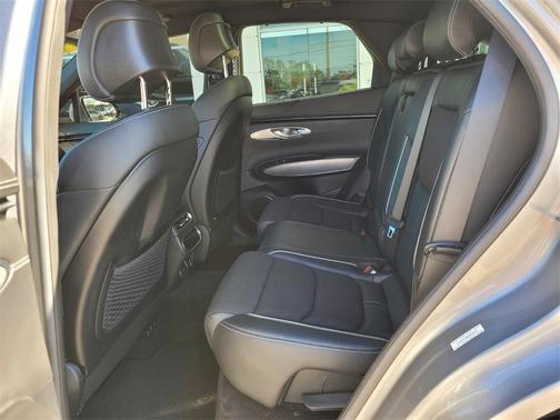 2022 Genesis GV70 2.5T AWD