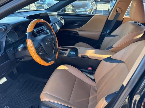 2023 Lexus ES 350 Base