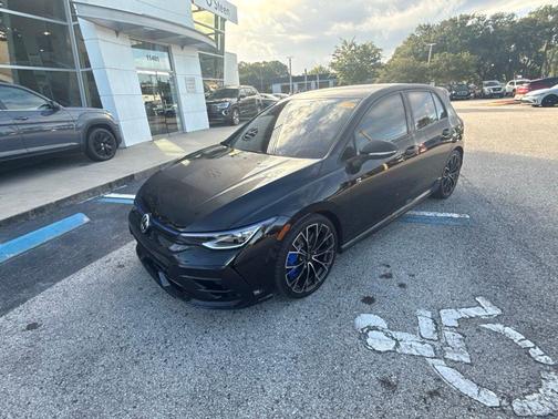 Mythos Black Metallic 2026 Volkswagen Golf R 2.0T DSG