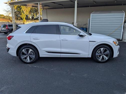 2024 Audi Q8 e-tron Premium Plus