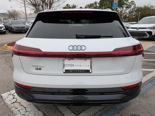 2024 Audi Q8 e-tron Premium Plus