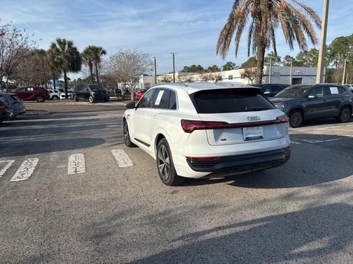 2024 Audi Q8 e-tron Premium Plus