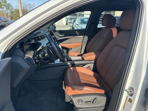 2024 Audi Q8 e-tron Premium Plus