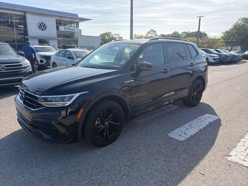 2023 Volkswagen Tiguan 2.0T SE R-Line Black