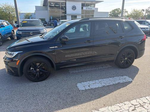 2023 Volkswagen Tiguan 2.0T SE R-Line Black